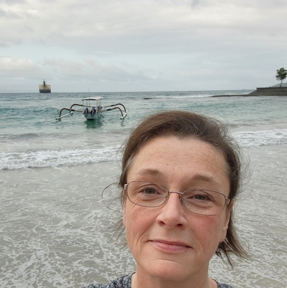 Meet your Posher, Melissa - Picture 3 of 6